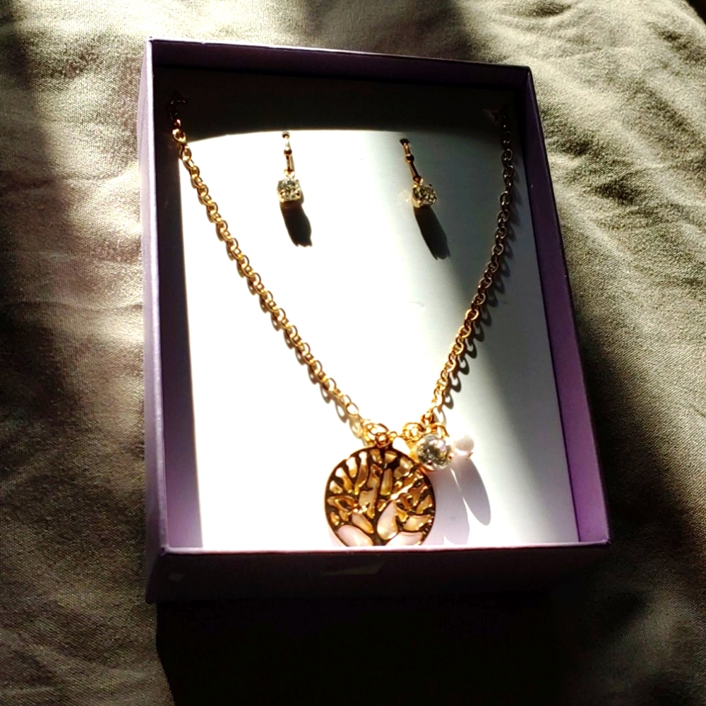 Tree necklace with earrings (New)